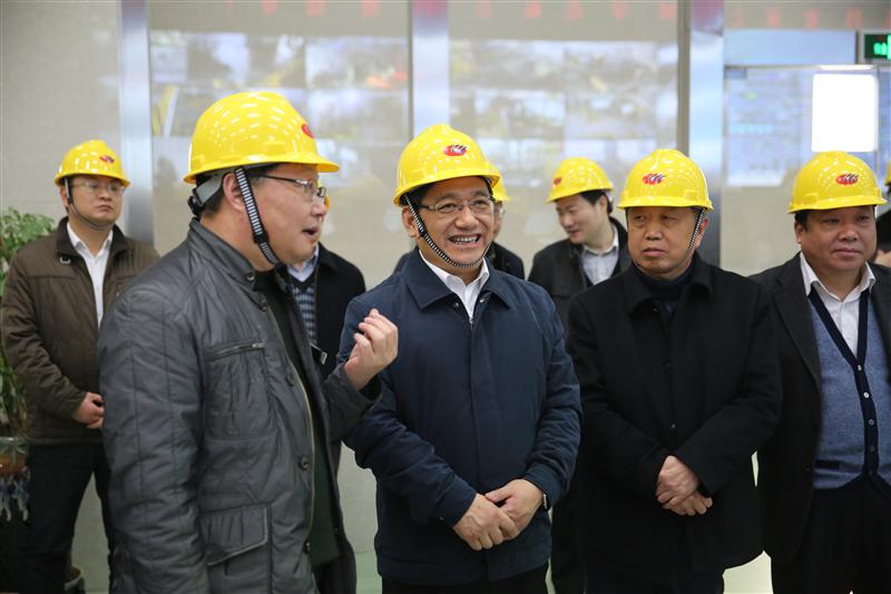 2015年12月30日下午，蘇州市副市長徐美健帶領消防、安監等部門的負責人來華昌化工進行節前安全生產檢查工作。